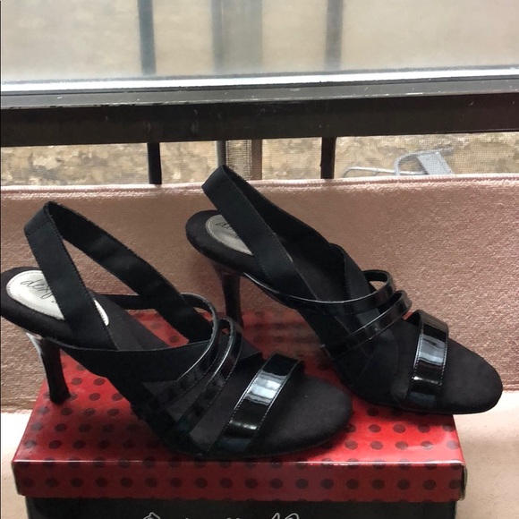 Black straps woman Open toe heels. - Picture 3 of 8